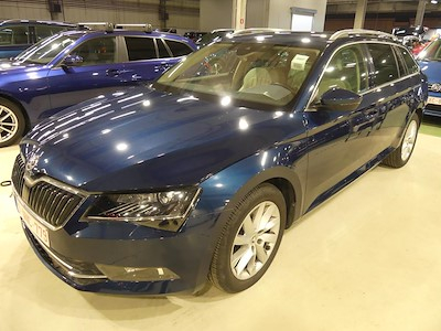 Achetez SKODA SUPERB COMBI sur Ayvens Carmarket