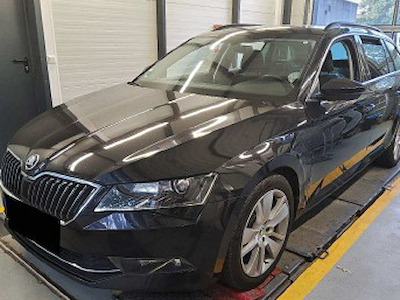 Acquista SKODA Superb Combi 2.0 TDI 4x4  a Ayvens Carmarket